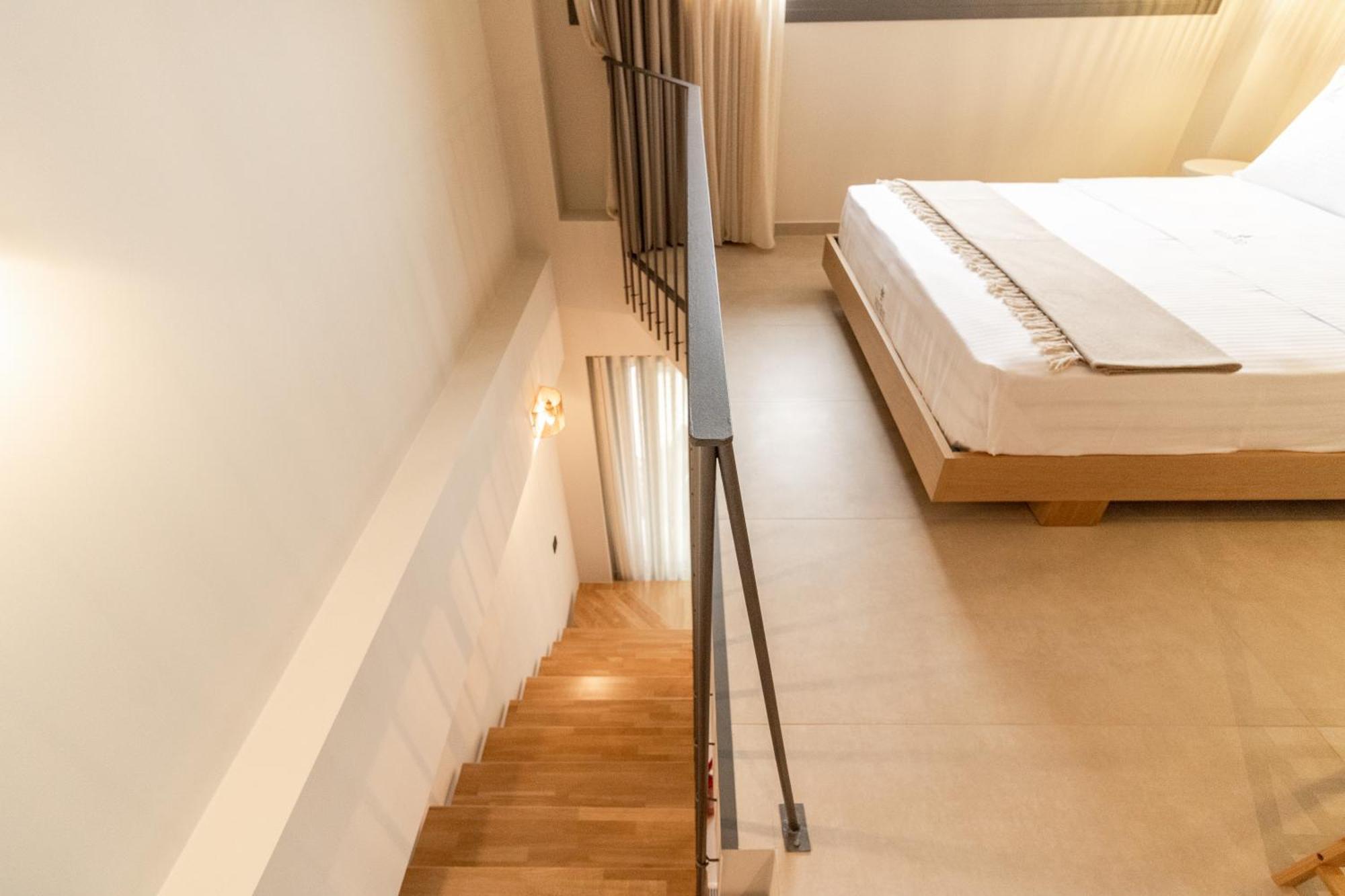 Adorno Private Suites Only Adults & Kids 12 Plus Nea Vrasna Bagian luar foto